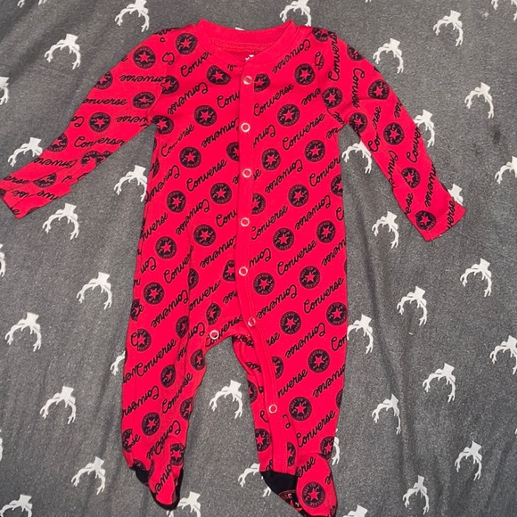 Newborn Converse Sleeper - Picture 1 of 3